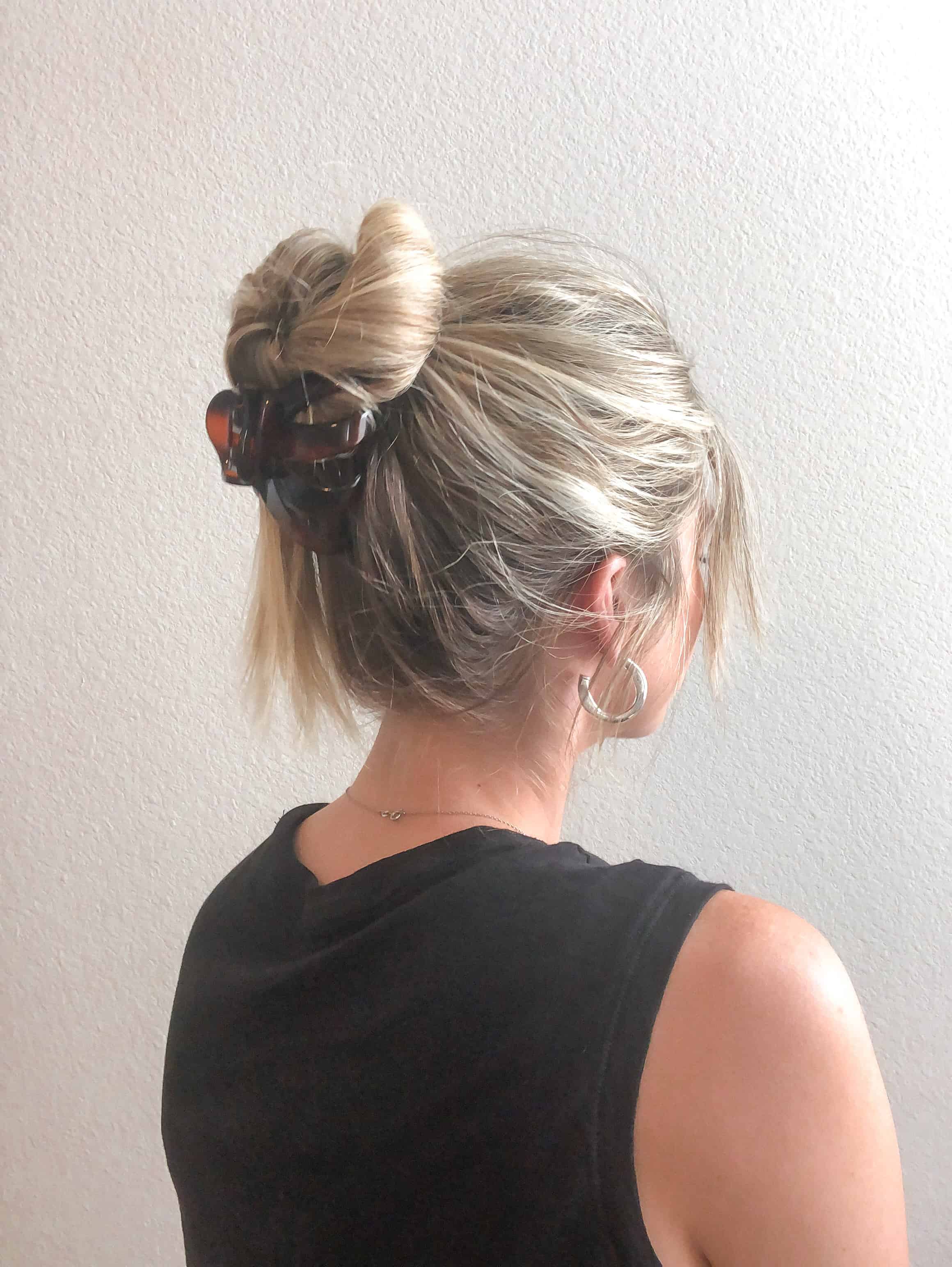 messy bun tutorial